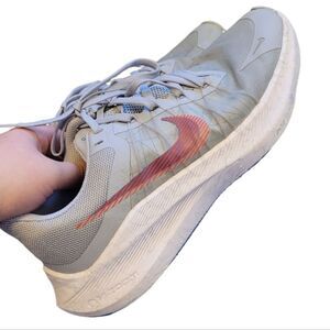 Nike Zoom Women's Winflo 8 Wolf Grey/Bright Crimson Running Training Shoes 7.5